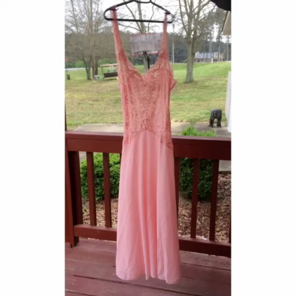 Peach Victoria’s Secret lace & chiffon night gown